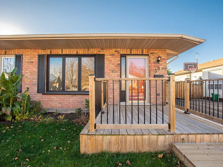 39 Mayfair Dr — Photo 21