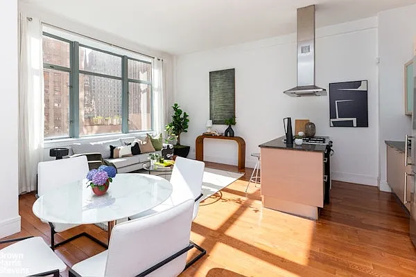 120 Greenwich St #11D — Photo 4