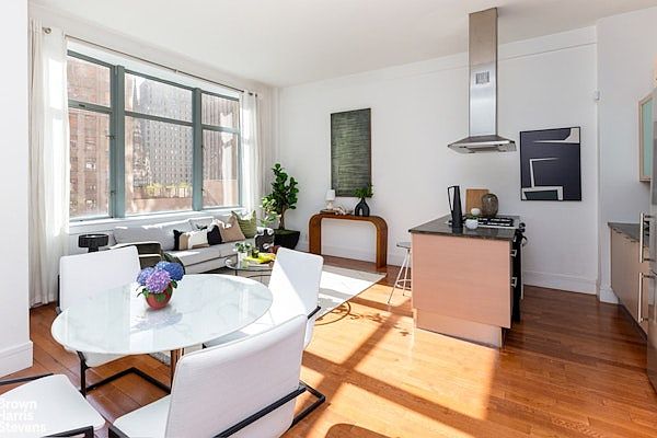 1st image of 120 Greenwich St APT 11D