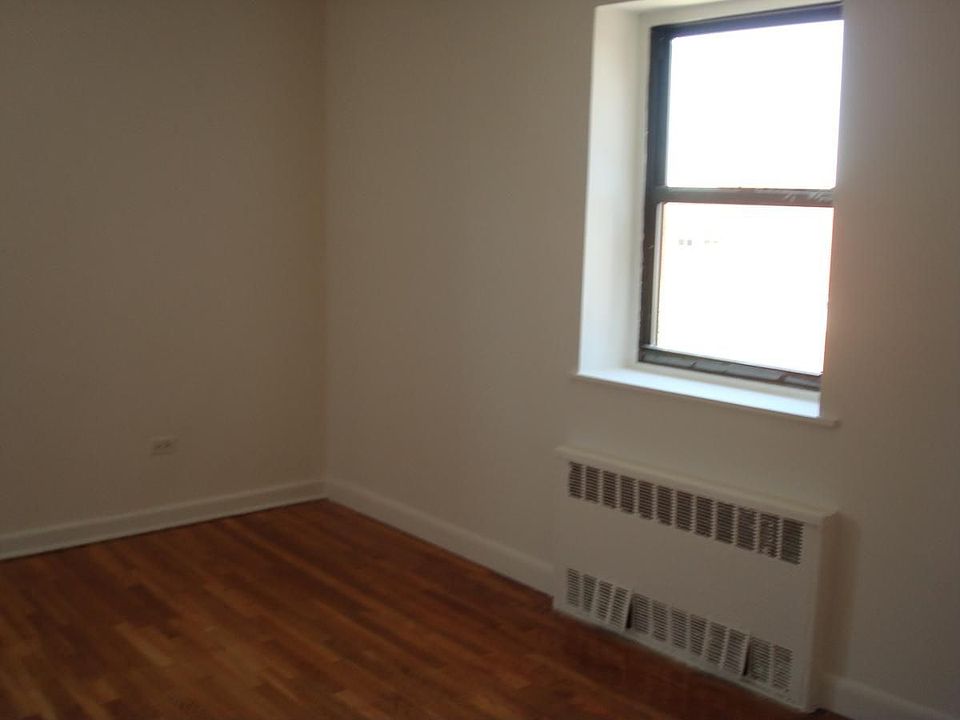 2nd image of 137 W 83rd St Frnt 1