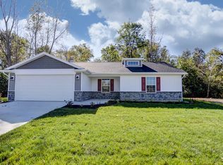 1525 Montego Dr, Springfield, OH 45503