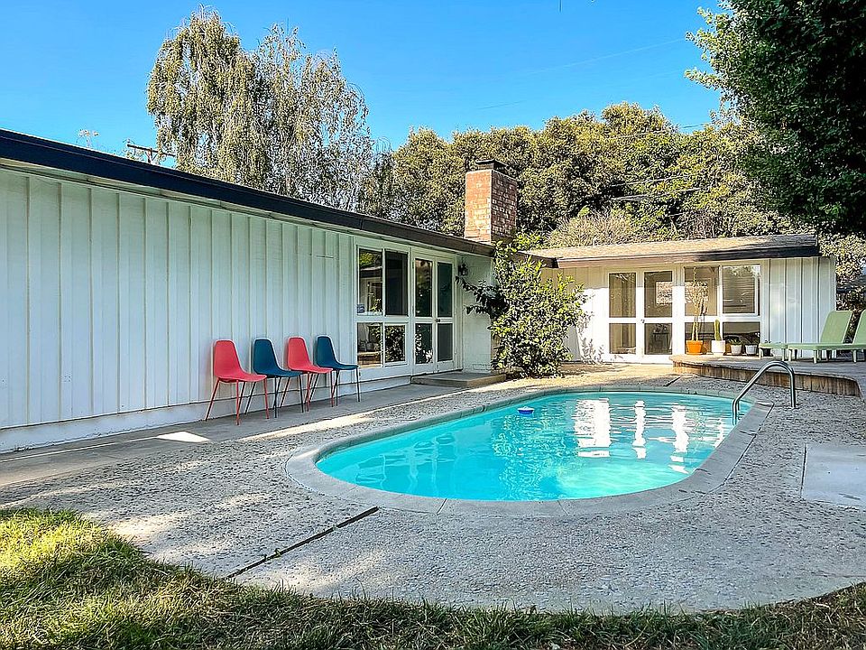 1st image of 3114 Volk Ave