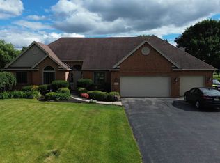 1461 Smith Rd, Temperance, MI 48182