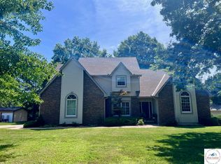 102 N Tracy Dr, Clinton, MO 64735
