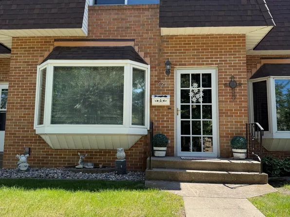 1629 Library Cir, Grand Forks, ND 58201