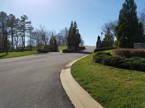 2nd image of 3330 Preserve Point