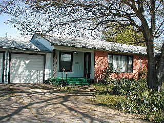 1st image of 1405 E Navarro Ave