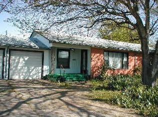 1405 E Navarro Ave, Mart, TX 76664