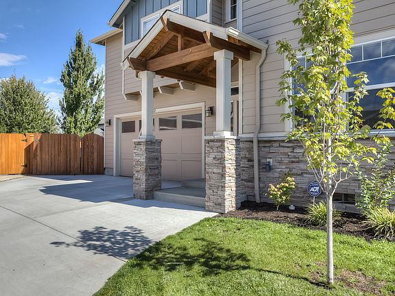 Front with side gate