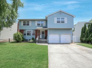 2163 Cypress St, Wantagh, NY 11793