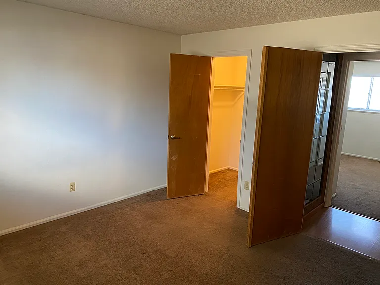 6102 S Everett St — Photo 9