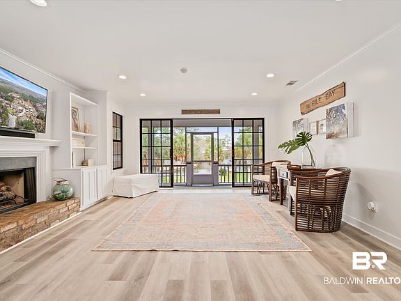 5th image of 3721 Gulf Ct