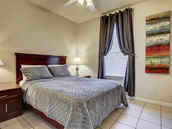 6468 Corporate Dr, Houston, TX