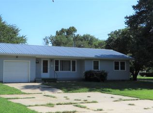 225 Simcock St, Council Grove, KS 66846