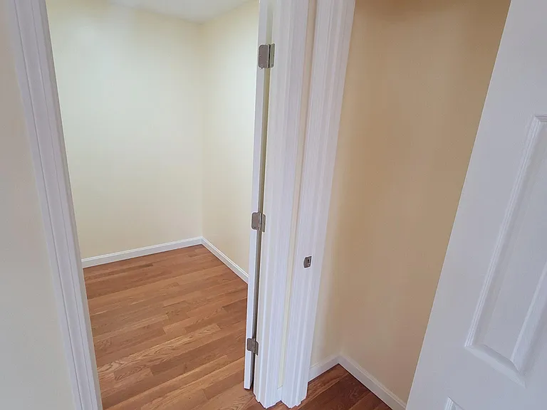 31 Hamilton St — Photo 14