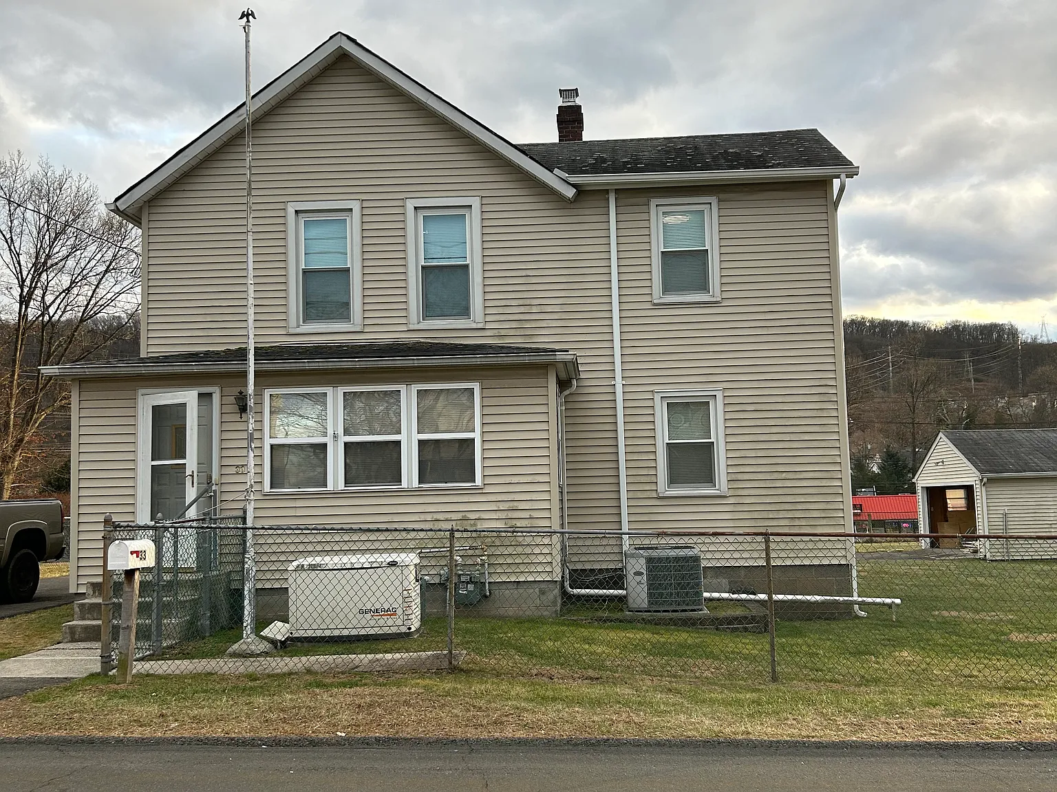 5 bed, 1288 sqft, $4,300 — Photo 1