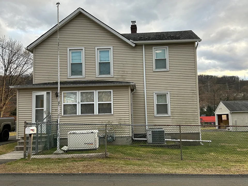 33 High St