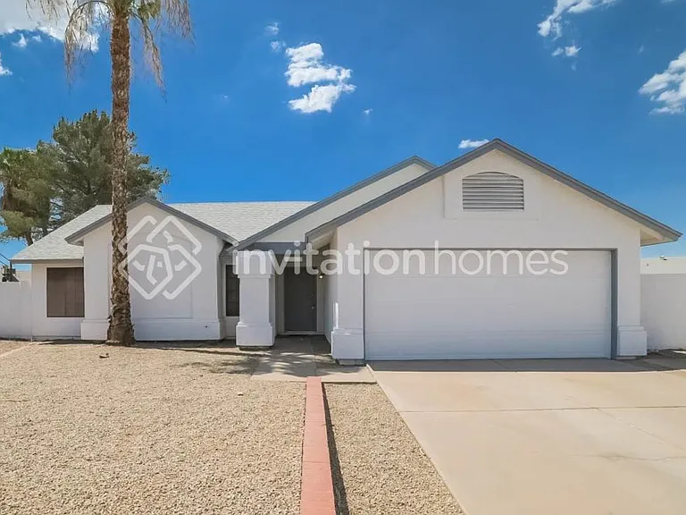 692 W Shawnee Dr — Photo 1