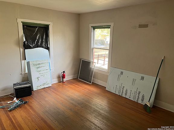3rd image of 1710 SACRAMENTO