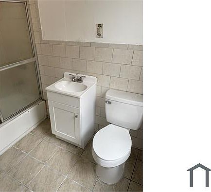 3rd image of 1527 W Lehigh Ave #2F