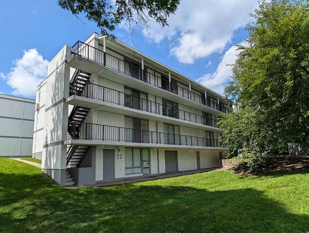 Park Place Apartments — Photo 1