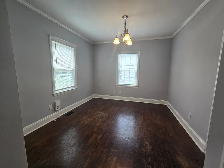919 Chester Cir — Photo 5