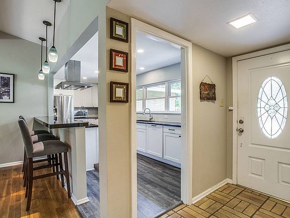4th image of 430 Forrest Hill Dr