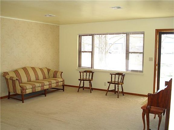 4th image of 9205 NE 50th St