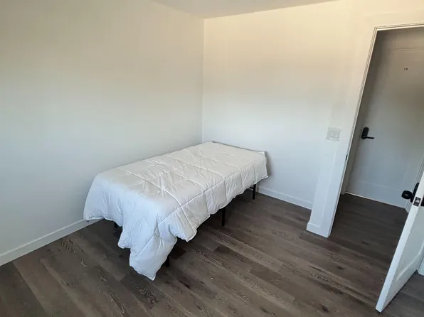 (undisclosed Address), Los Angeles, CA 90016