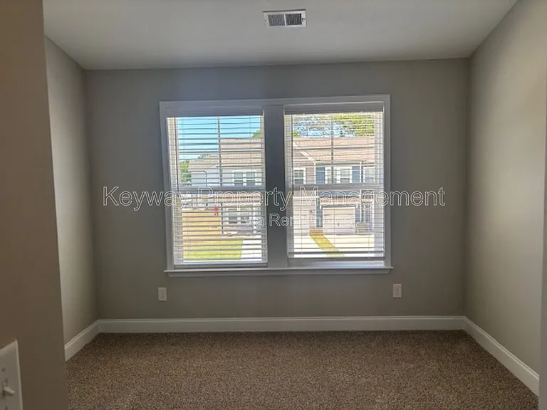 2044 Denmark Ave SE — Photo 13