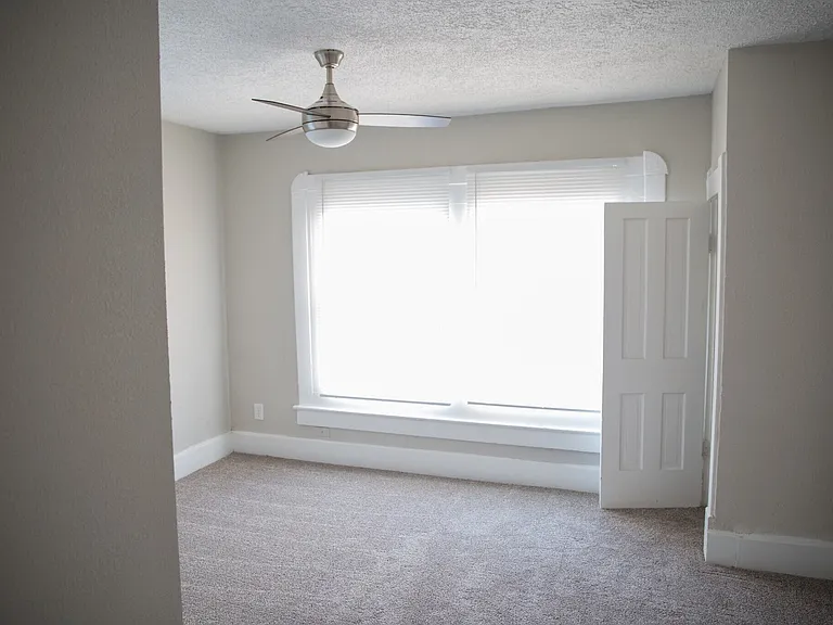 4052 Cornelius Ave — Photo 8