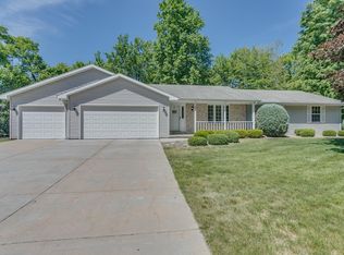 331 White Oak Trl, Oconto, WI 54153