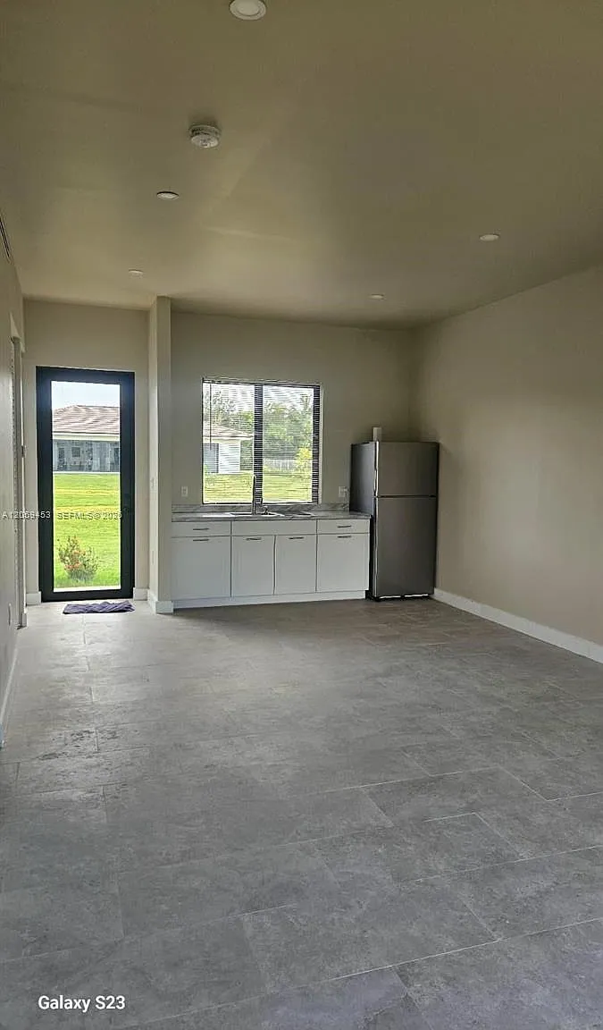 2 bed, 1.0 bath, 800 sqft, $2,100 — Photo 3