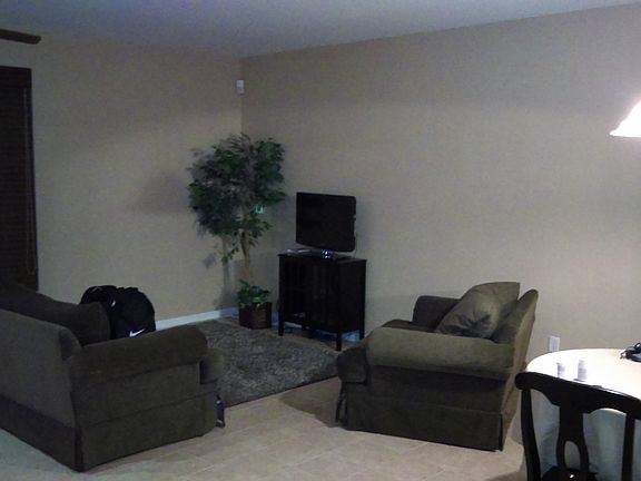 4th image of 10043 Chiana Cir