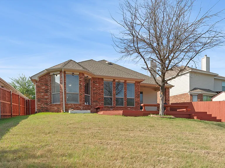 4114 Lee Hutson Dr — Photo 31