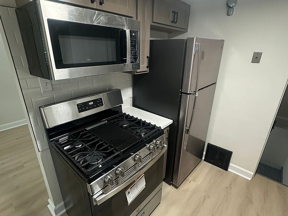 1st image of 650 E 169th St #650