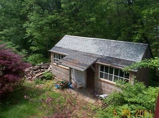 89 Red Bridge Rd, North Grosvenordale, CT 06255