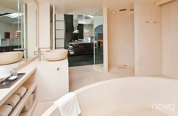 Sold by NOVO | media 44