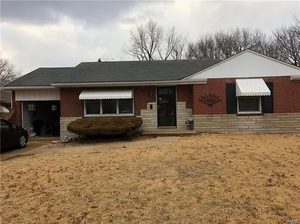 1077 Fontaine Pl, Saint Louis, MO 63137
