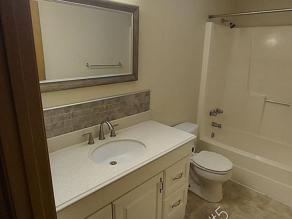 5th image of 2838 Whitener St #5