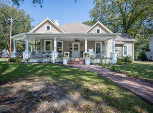 212 Calhoun St, Clover, SC 29710