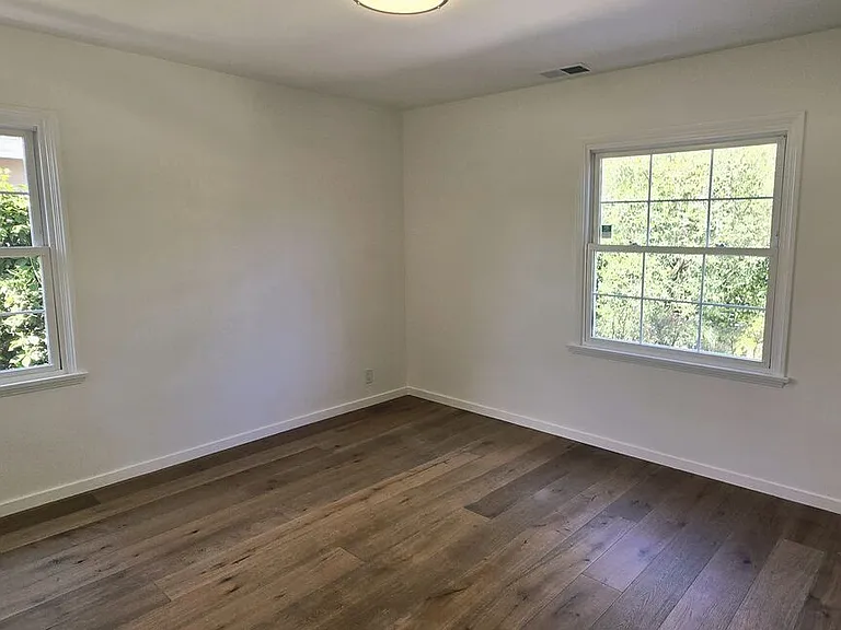 8323 Georgetown Ave — Photo 10