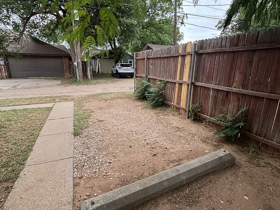 Private off street parking right next to the unit!