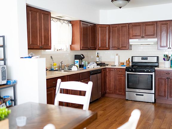 3rd image of 1338 Marengo Ave