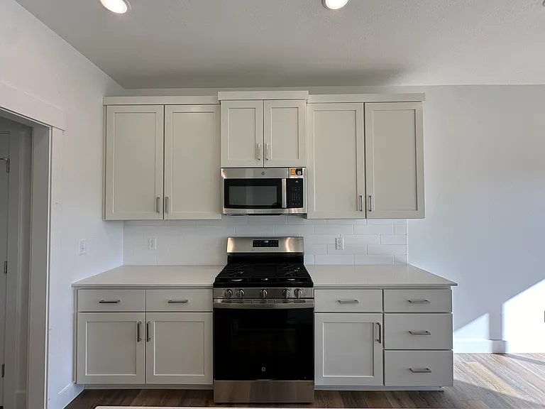 712 W 575 N — Photo 12