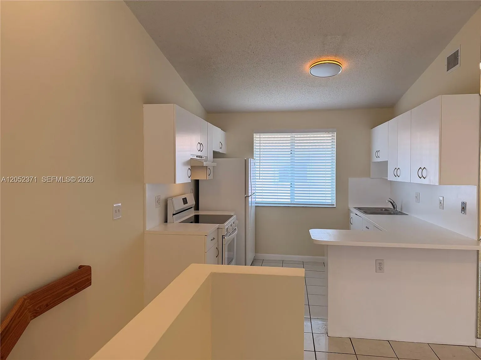 Doral Court Condo — Photo 3