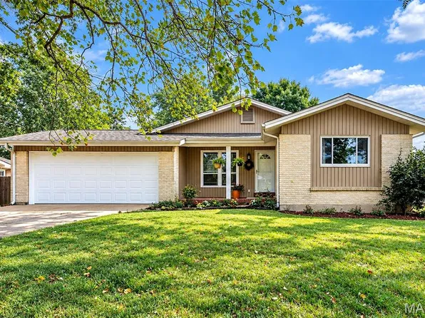 1512 Polaris Dr, Ballwin, MO 63011