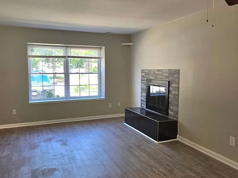 1315 River Birch Run S — Photo 2