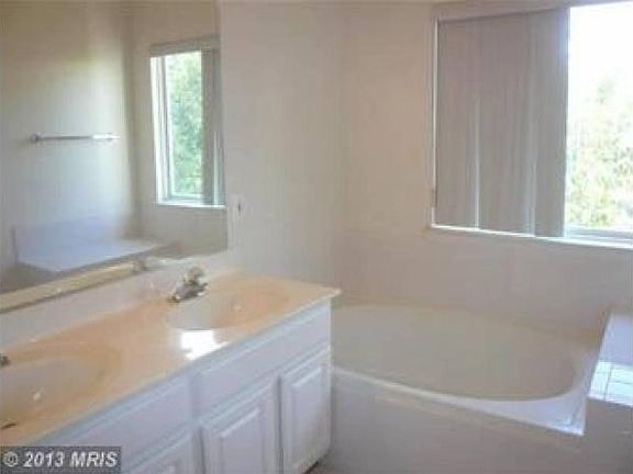 3rd image of 5136 Ballycastle Cir