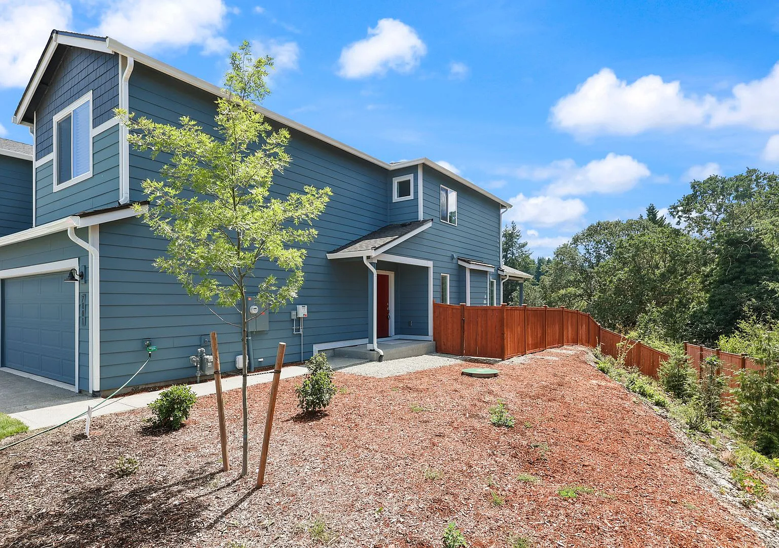 A/C home just like new! 2 story, end unit with Long Lake access! - NO PETS — Photo 2